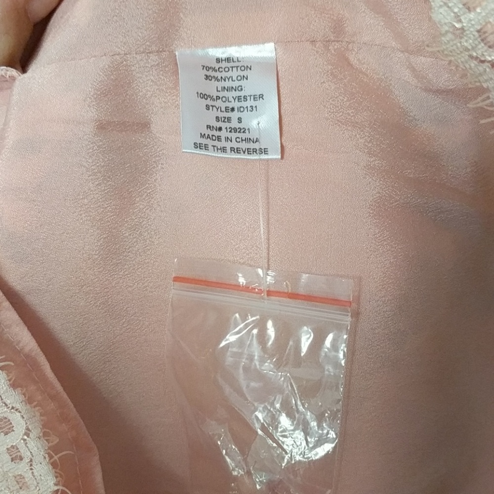 [PIIN Signature 8] Pink Lace Open Back Cap Sleeve - Picture 6 of 6
